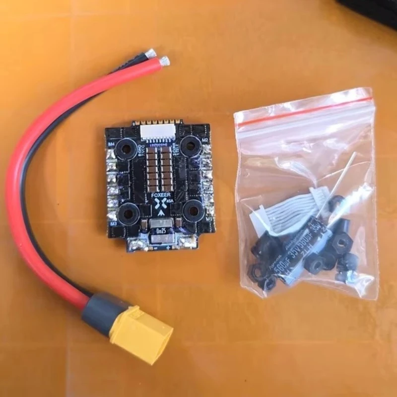 وحدة تحكم في السرعة VivaCS1pcs - مراجعة Foxeer Reaper F4 128K 65A Esc وسعره